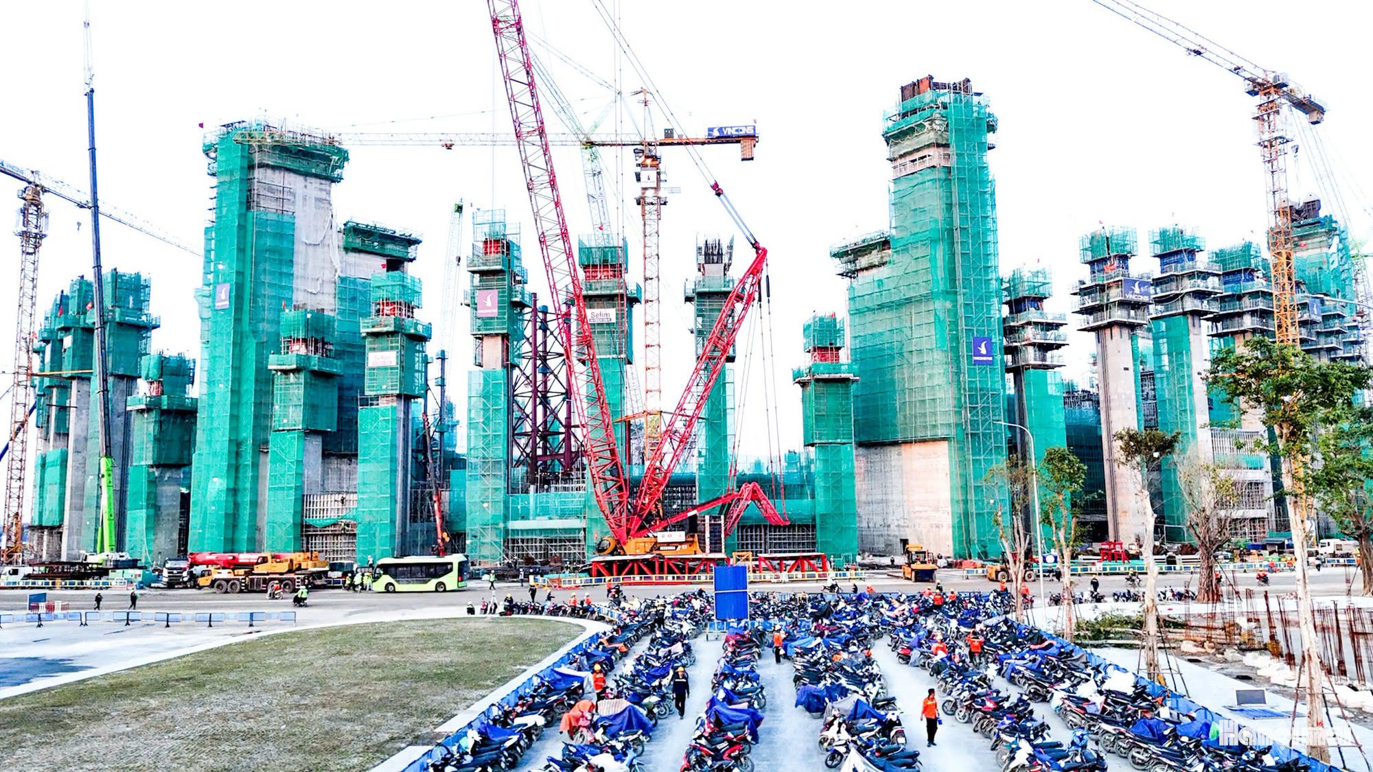 Tiến độ xây dựng sân vận động Vinfast Trống Đồng cập nhật tháng 10/2026